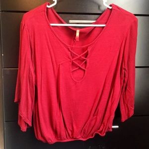 Low Cut Criss Cross Mid Sleeve